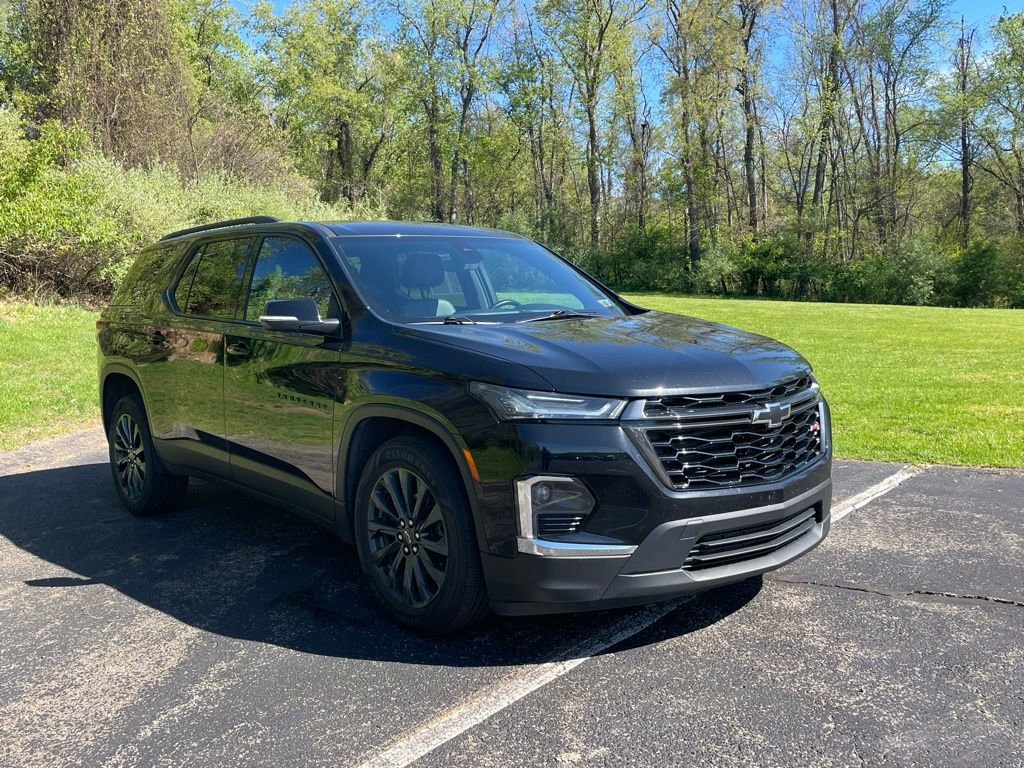 Used 2023 Chevrolet Traverse RS AWD/4WD image 1