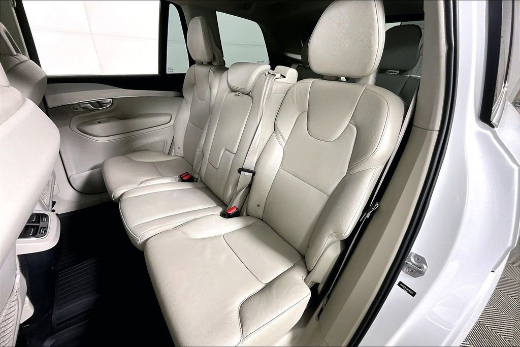 Used 2017 Volvo XC90 T6 Momentum w/ Vision Package image 26