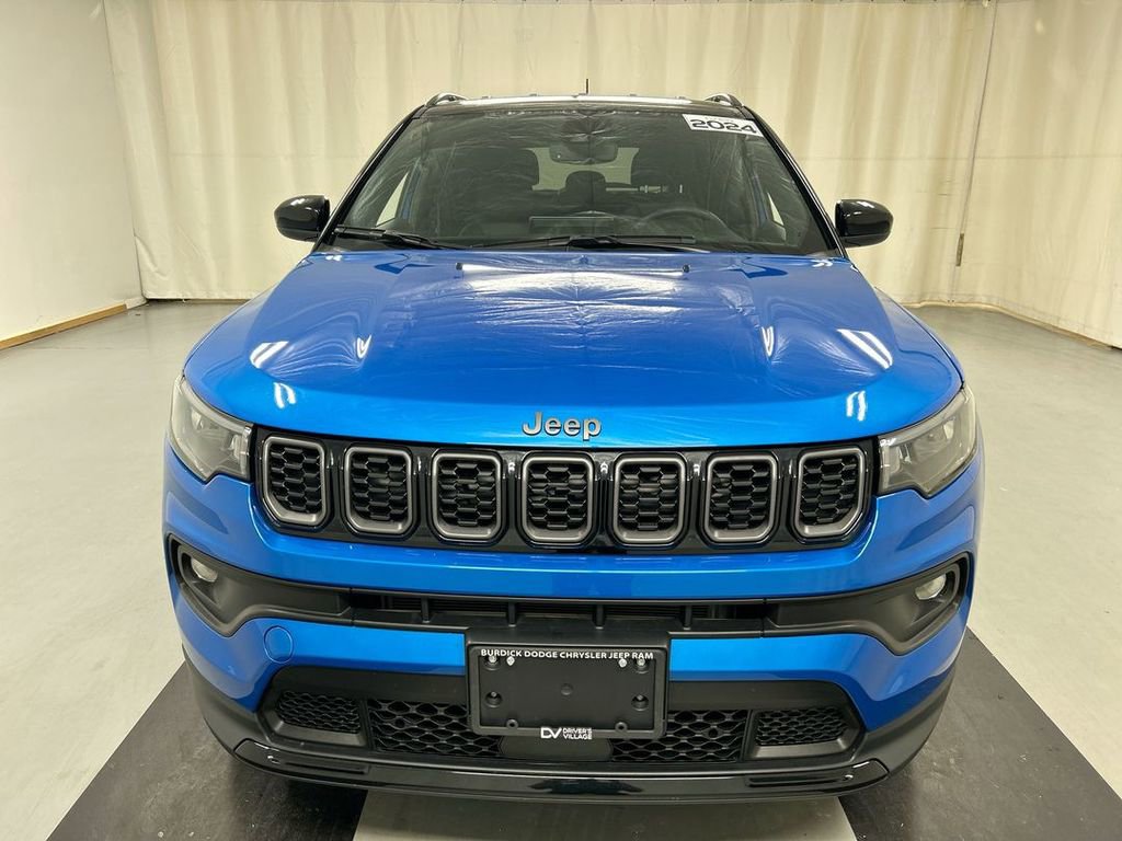 Used 2024 Jeep Compass Latitude w/ Convenience Group image 3