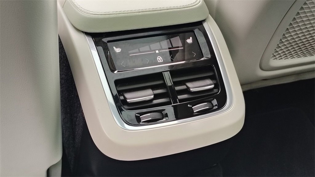 Certified 2023 Volvo XC90 B5 Core w/ Climate Package image 27