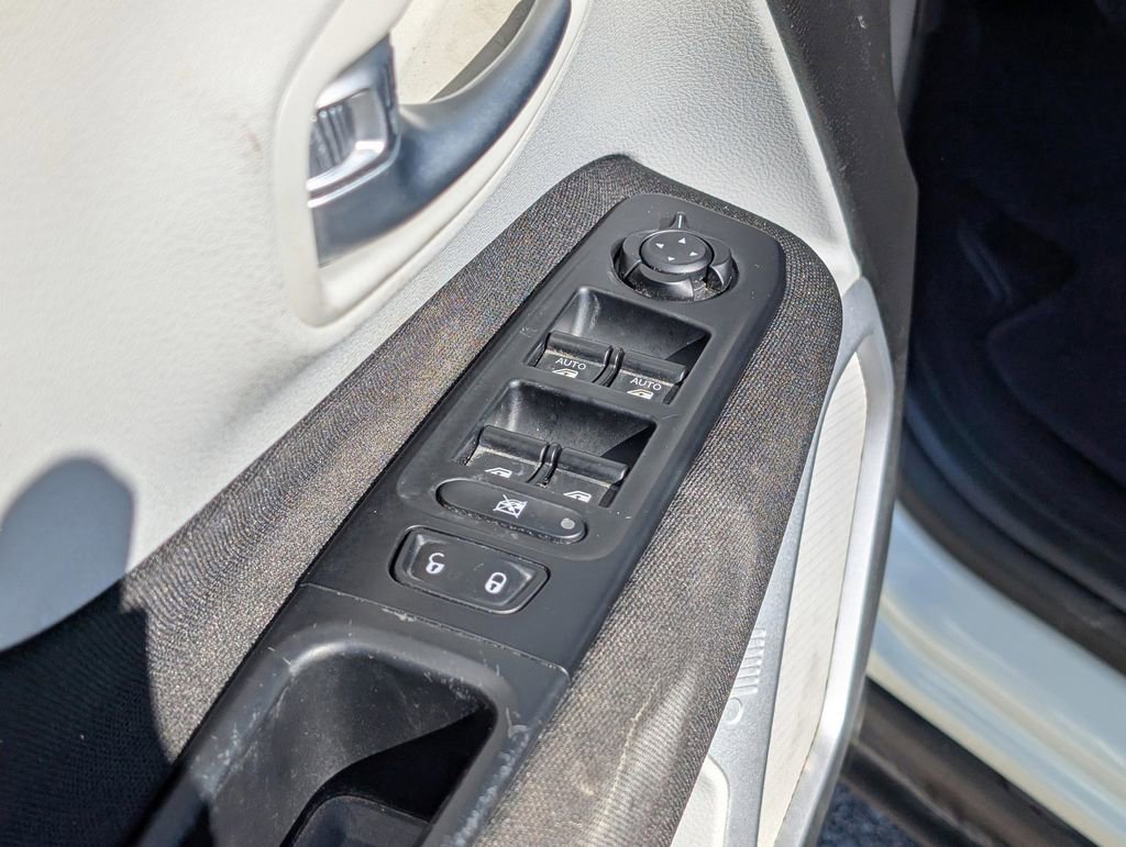 Used 2020 Jeep Renegade Latitude image 15