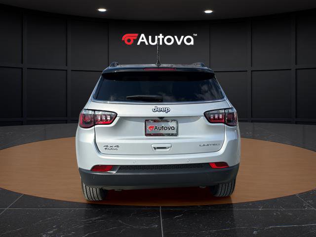 Used 2025 Jeep Compass Limited image 4