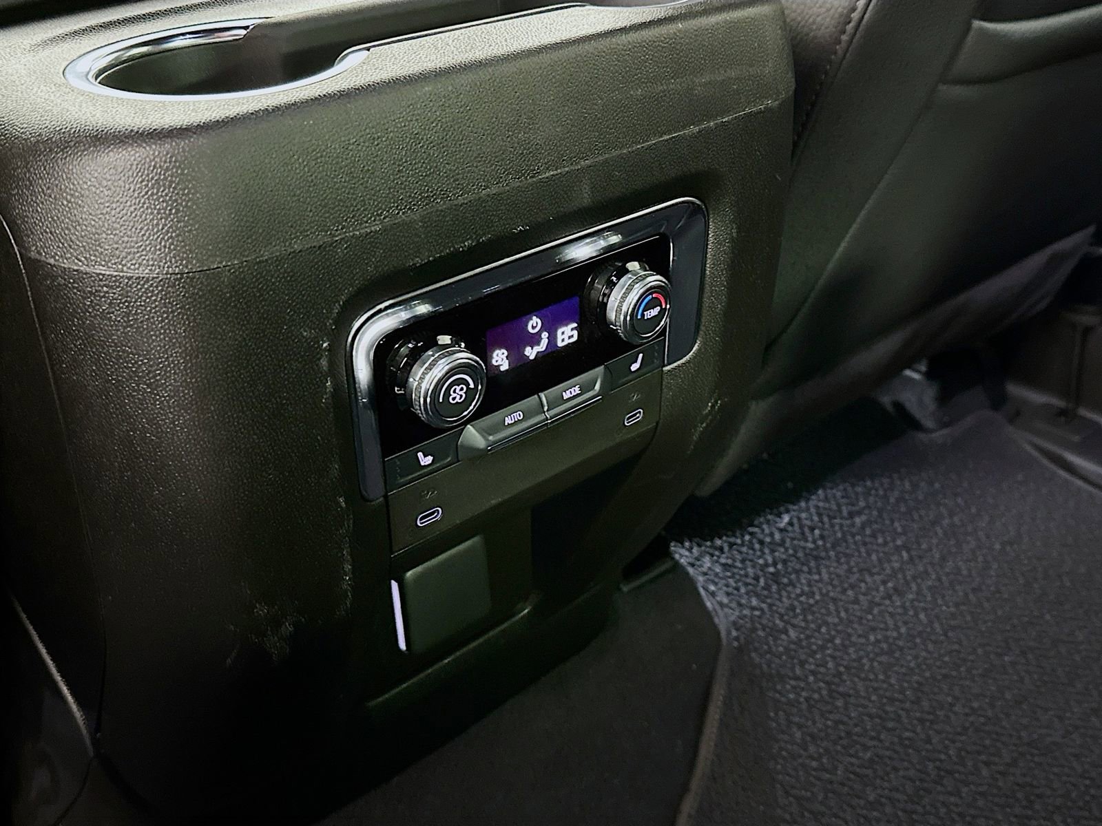 Used 2025 GMC Yukon Denali image 27