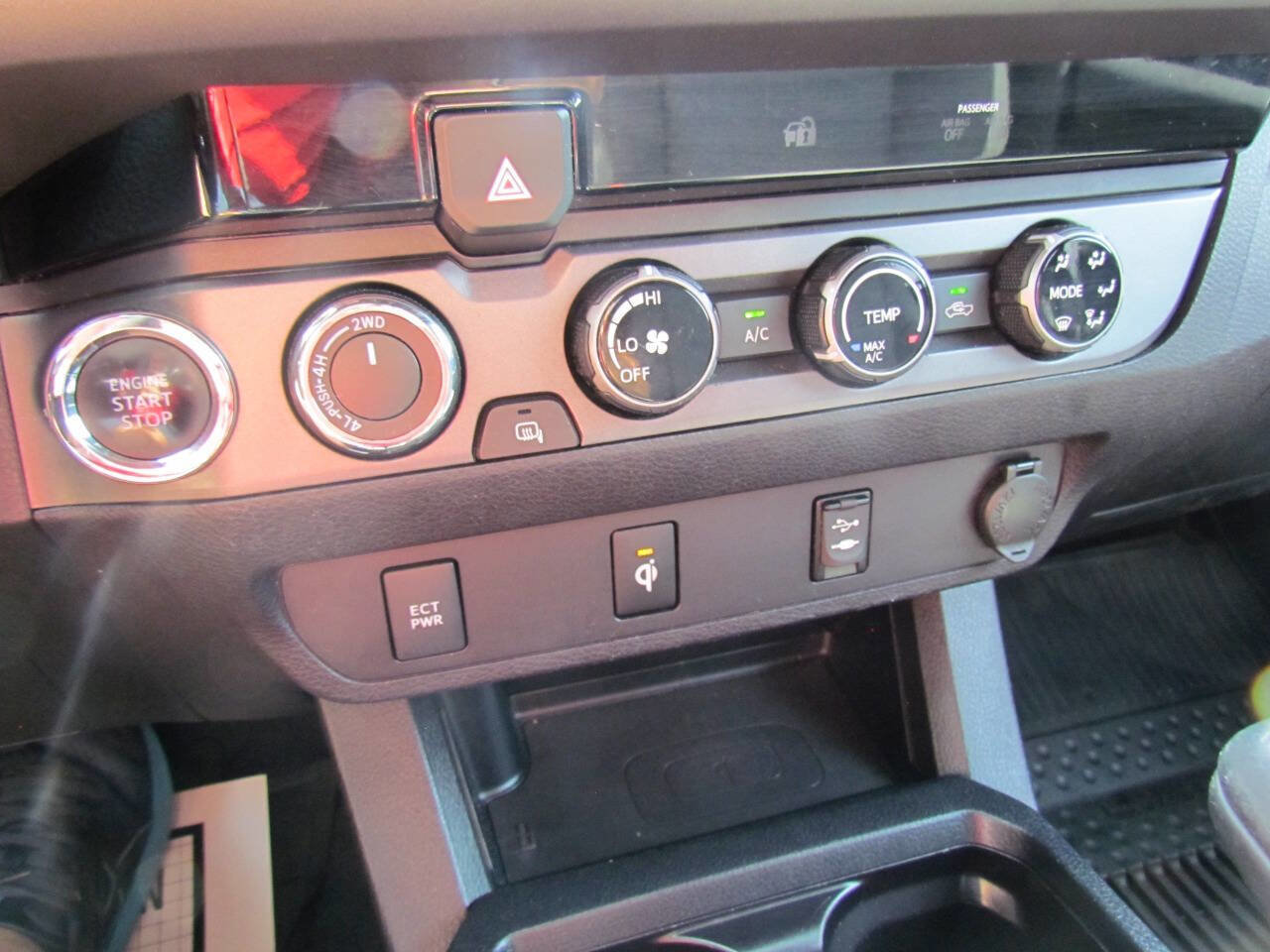 Used 2017 Toyota Tacoma TRD Sport image 20