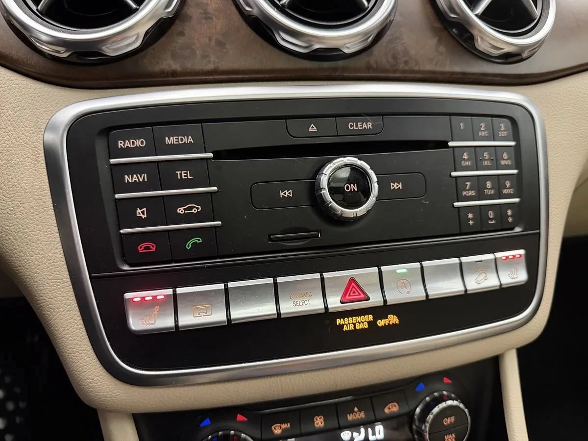 Used 2018 Mercedes-Benz GLA 250 4MATIC image 25