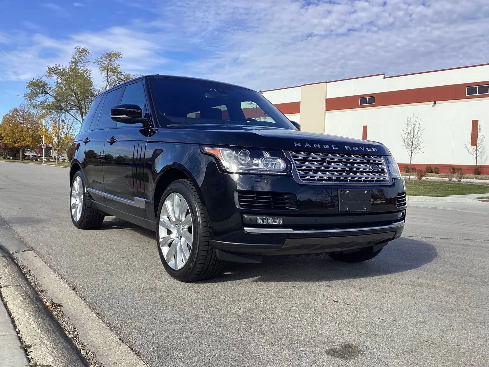 Used 2016 Land Rover Range Rover Supercharged image 9