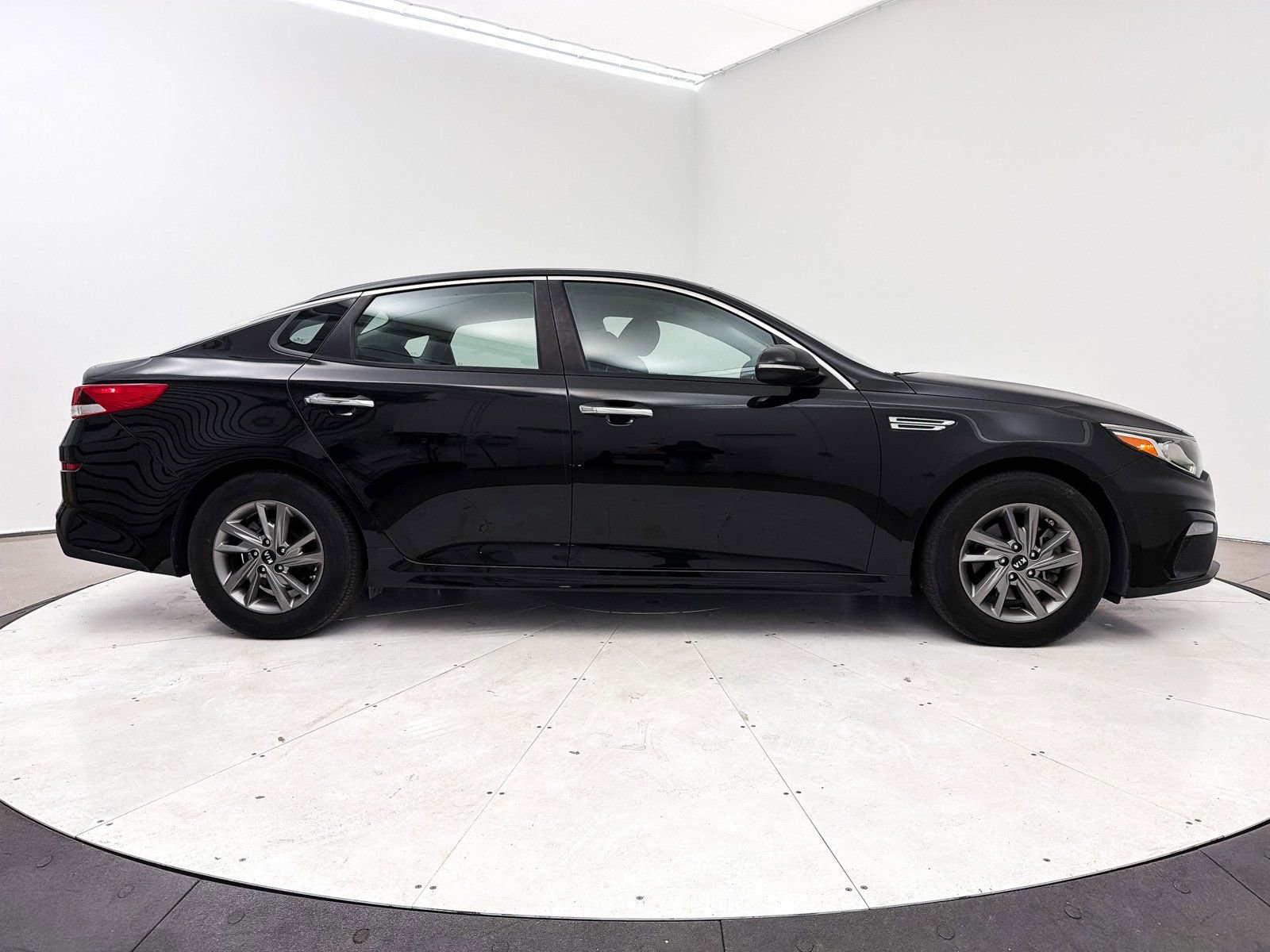 Used 2019 Kia Optima LX image 28