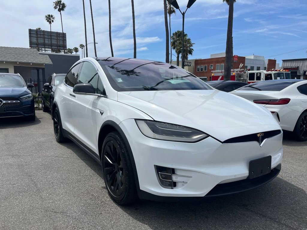 Used 2020 Tesla Model X Long Range image 3