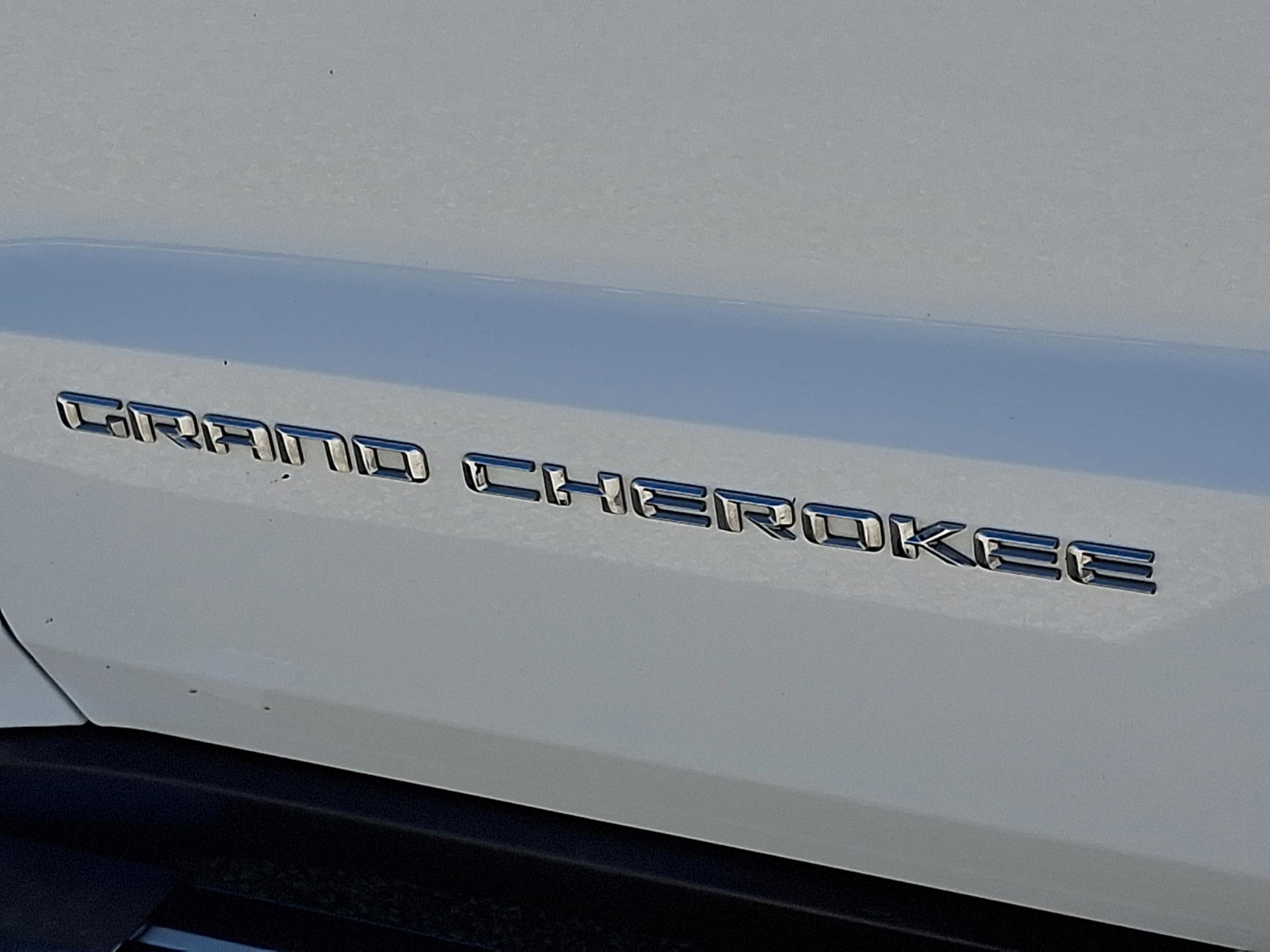 Used 2015 Jeep Grand Cherokee Laredo w/ Quick Order Package 23E image 28