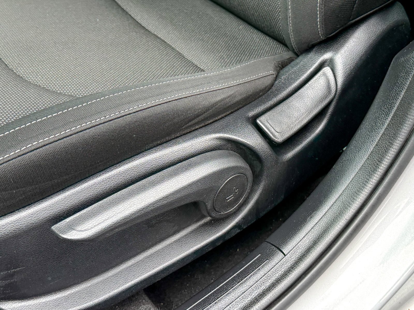 Used 2023 Kia Forte LXS w/ LXS Technology Package image 17