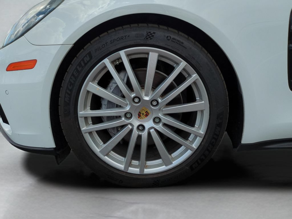 Used 2018 Porsche Panamera 4 AWD/4WD image 26