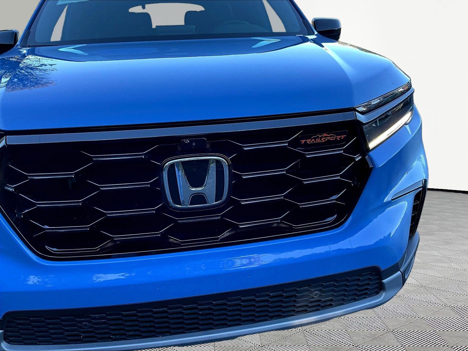 Certified 2024 Honda Pilot TrailSport image 33