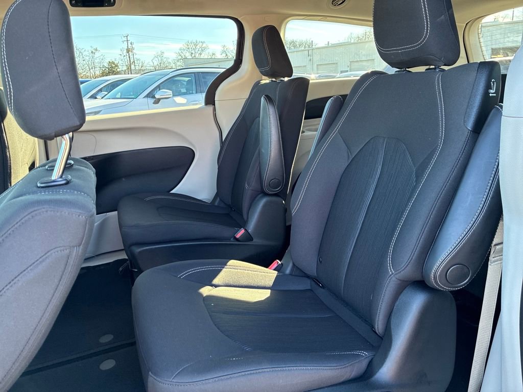 Used 2020 Chrysler Voyager LX w/ Cold Weather Group image 17