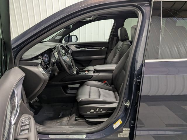 Used 2024 Cadillac XT6 Premium Luxury w/ Technology Package image 17