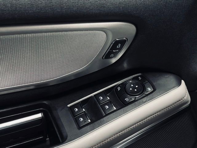 Used 2025 Ford Expedition Active image 17