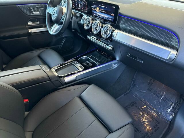 Used 2025 Mercedes-Benz GLB 250 4MATIC image 19