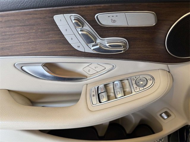 Used 2021 Mercedes-Benz GLC 300 4MATIC image 21