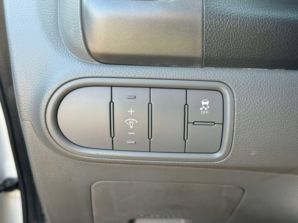 Used 2017 Kia Forte LX FWD image 17