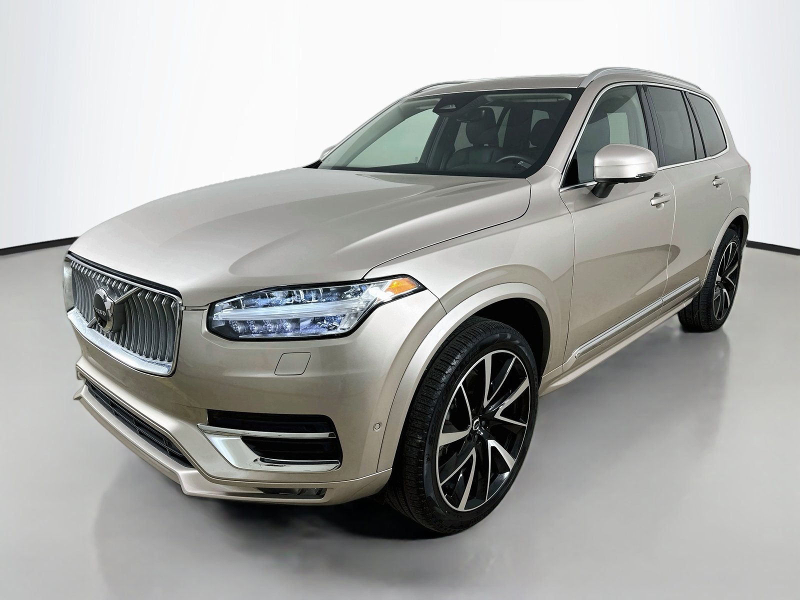Used 2025 Volvo XC90 B6 Plus w/ Protection Package Premier