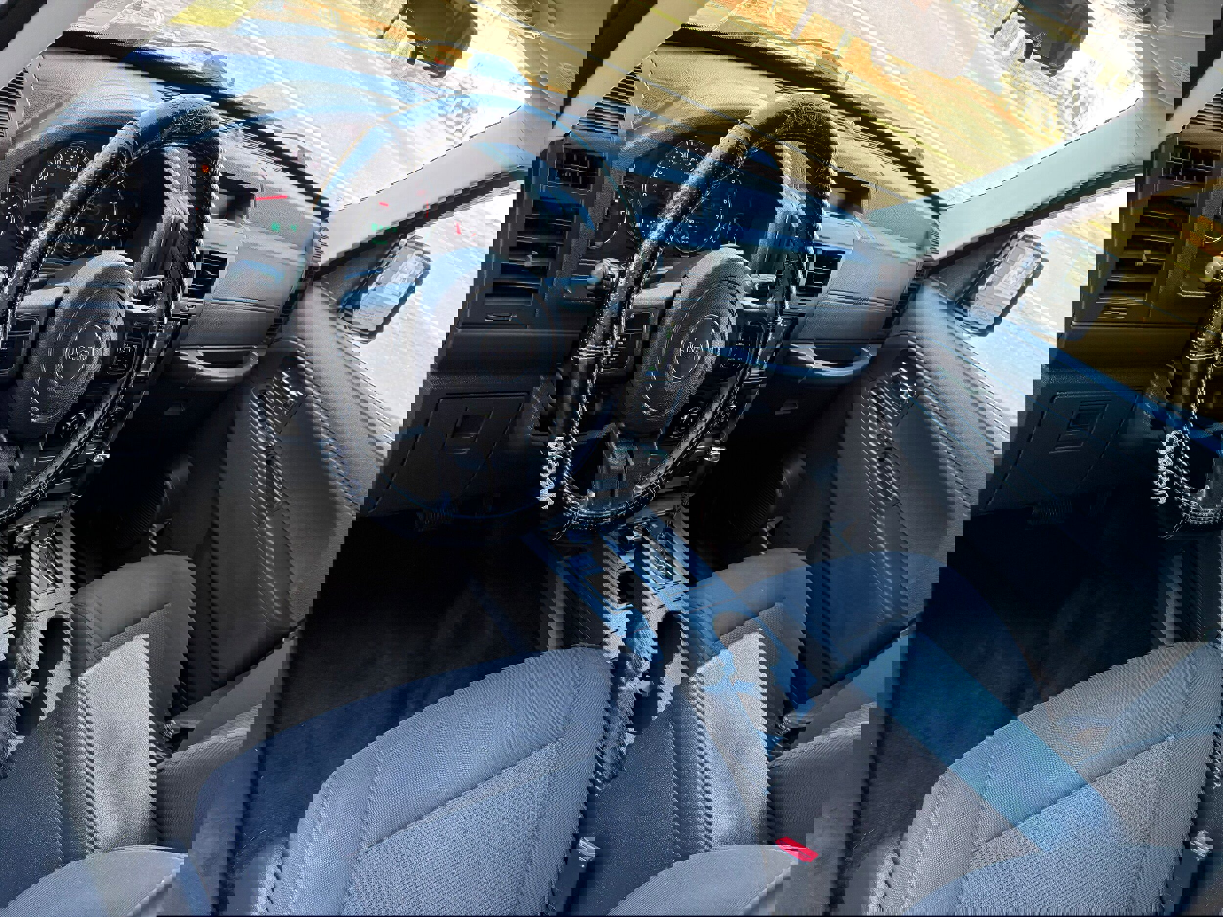 Used 2011 Jeep Liberty Sport image 12