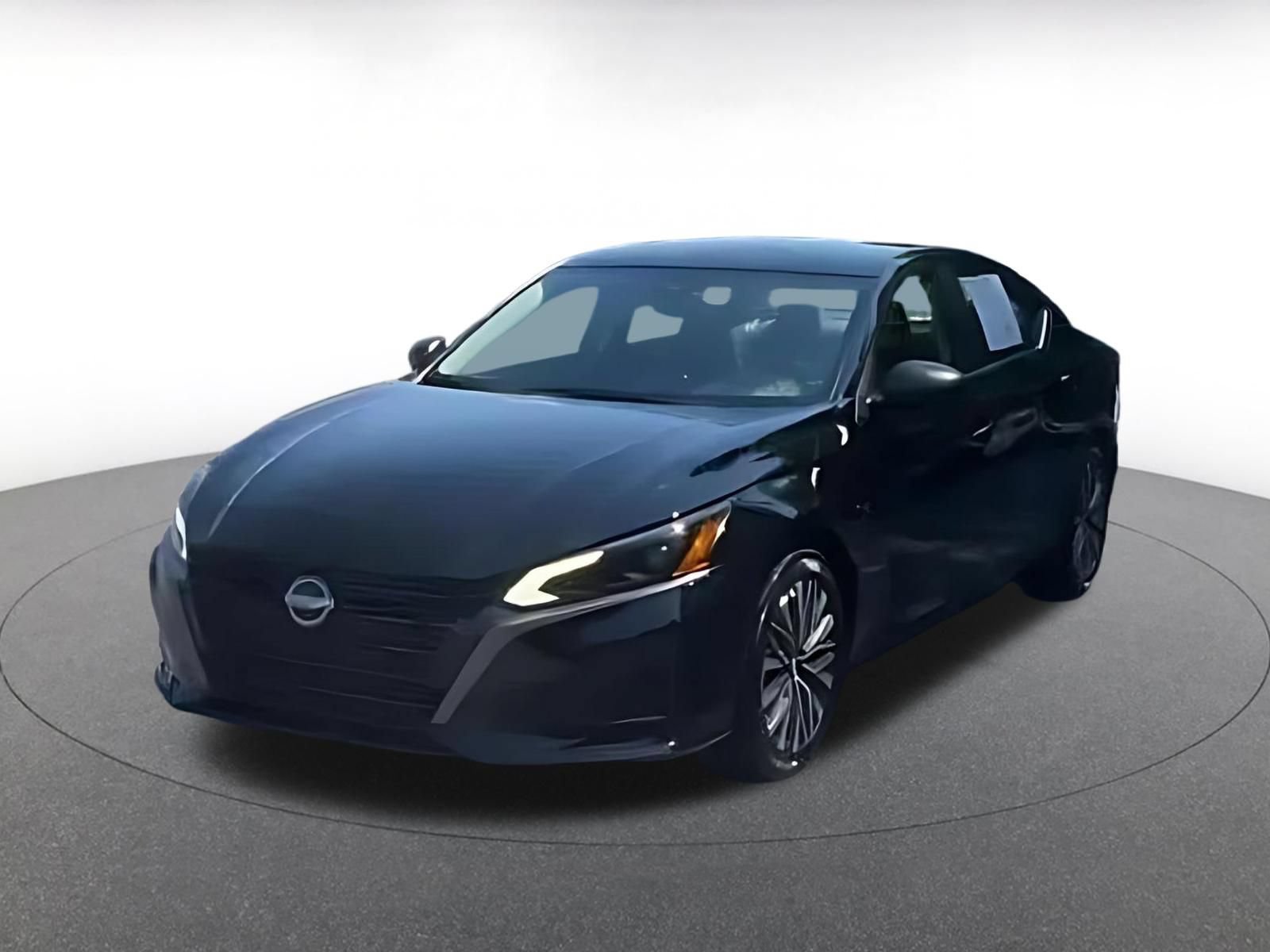 Used 2026 Nissan Altima 2.5 SV FWD image 3