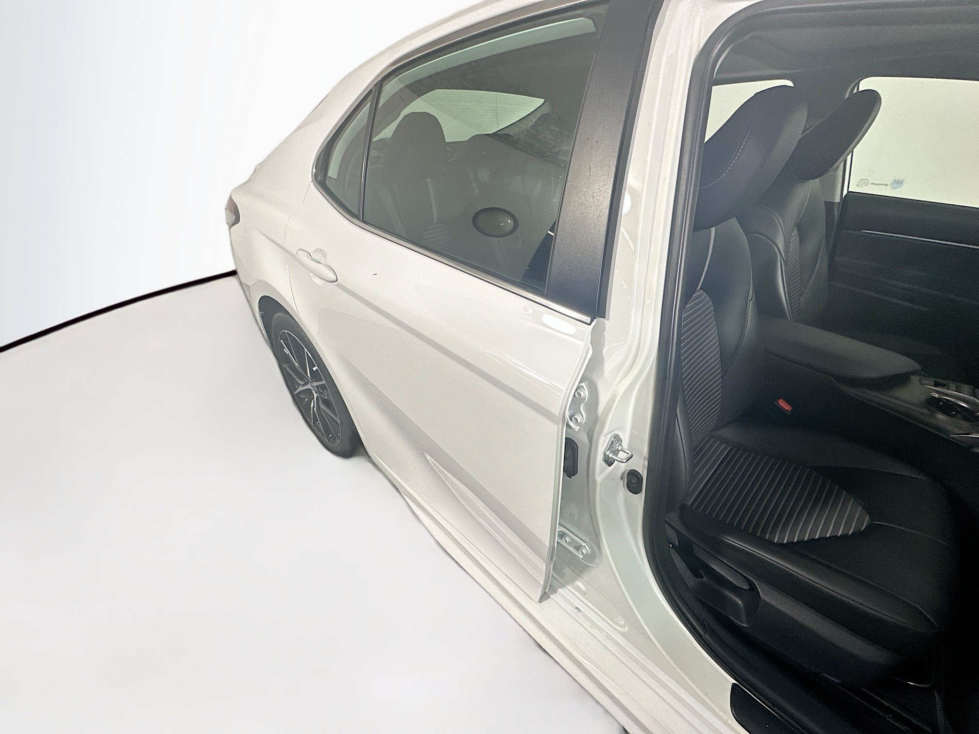 Used 2023 Toyota Camry SE w/ Audio Upgrade Package FWD image 28