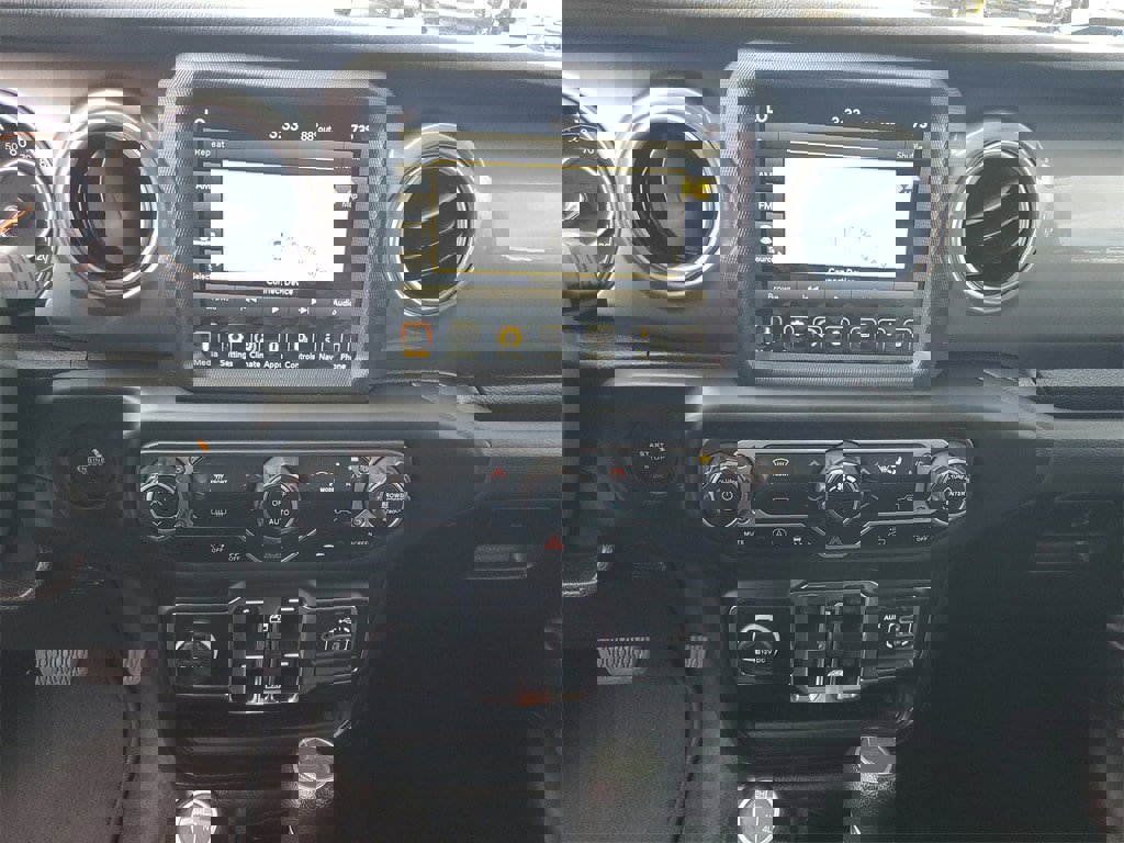 Used 2023 Jeep Gladiator Overland image 15