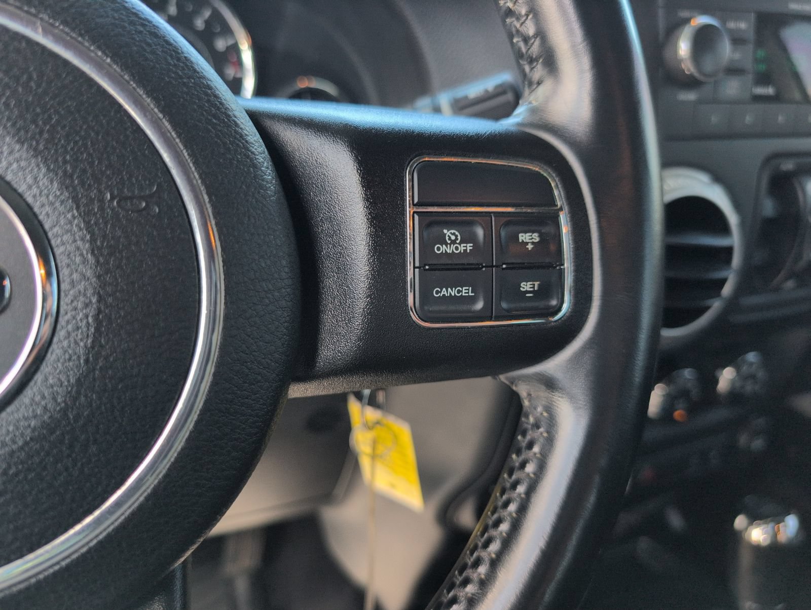Used 2016 Jeep Wrangler Unlimited Rubicon w/ Connectivity Group AWD/4WD image 12
