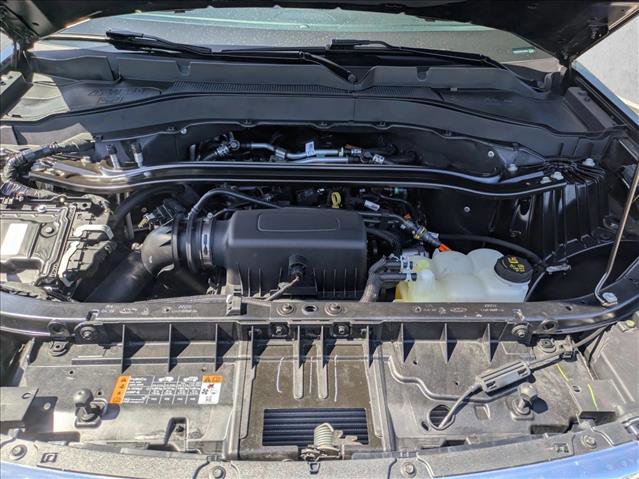 Used 2023 Ford Explorer Limited w/ Limited Technology Package RWD image 19