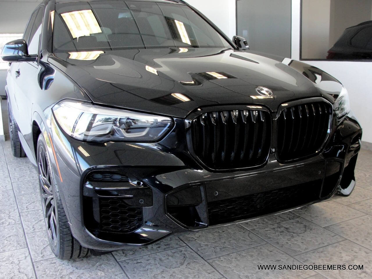 Used 2022 BMW X5 xDrive40i w/ M Sport Package AWD/4WD image 53
