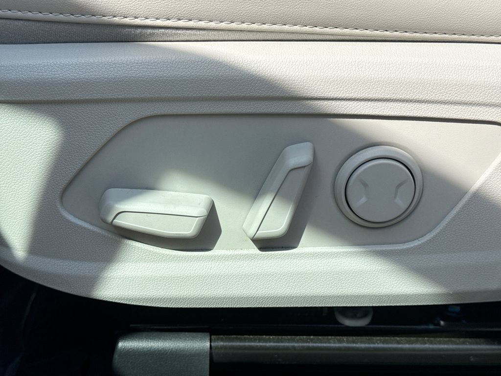 Used 2025 Kia Sorento S w/ Panoramic Sunroof Package FWD image 14