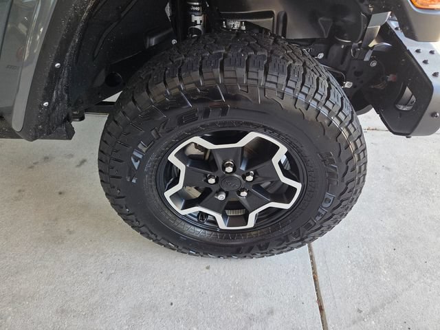 Used 2024 Jeep Gladiator Mojave AWD/4WD image 18