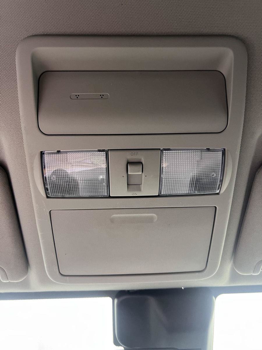 Used 2022 Nissan Frontier SV RWD image 14