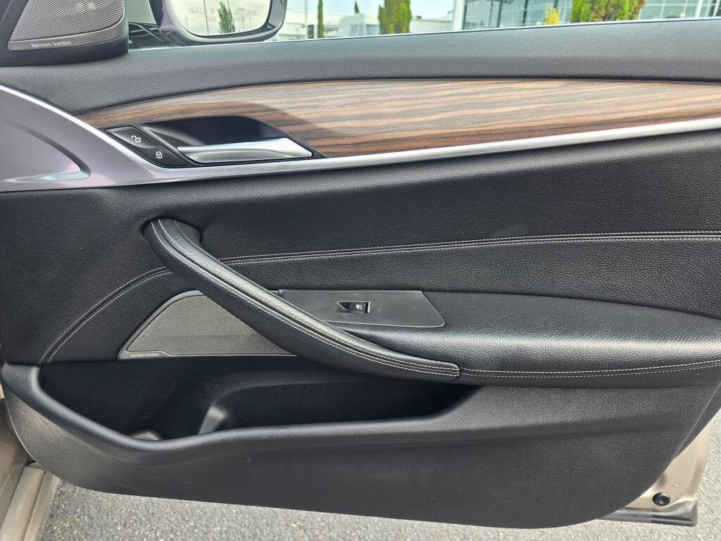 Used 2017 BMW 530i RWD image 24