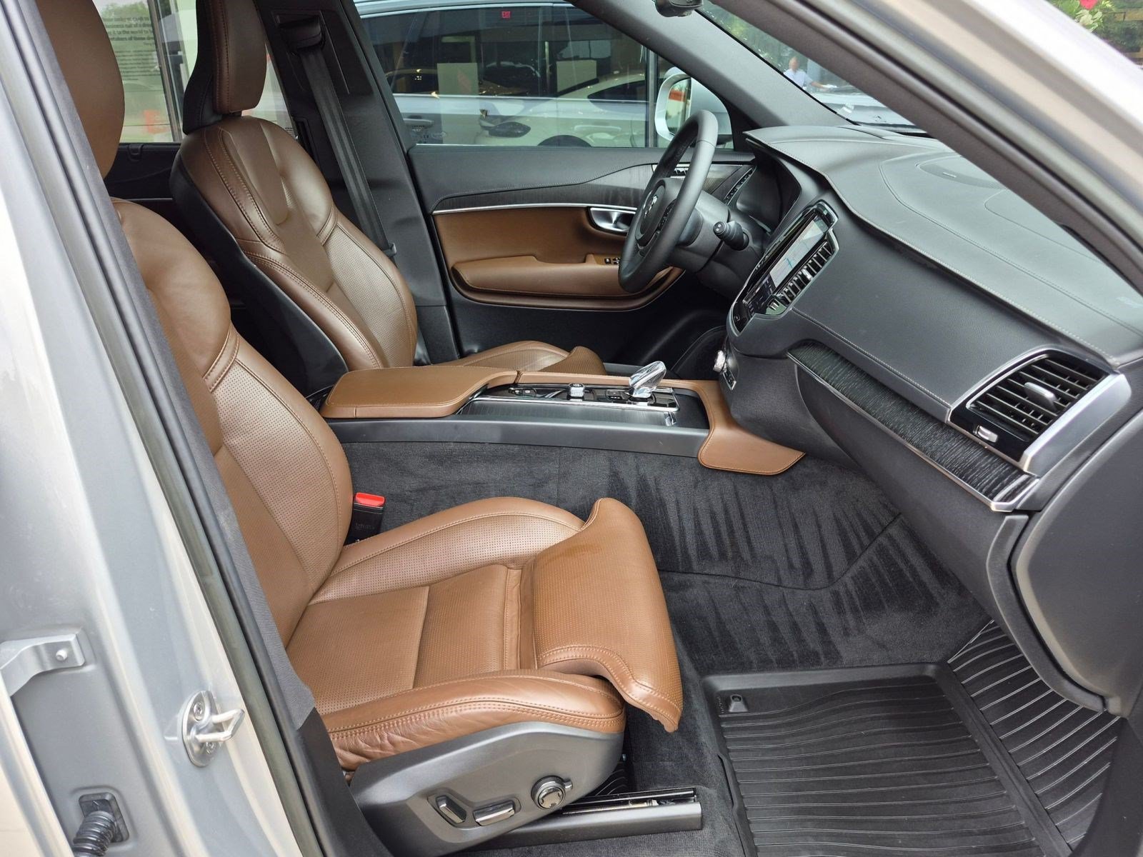 Used 2023 Volvo XC90 B6 Ultimate w/ Protection Package Premier AWD/4WD image 24