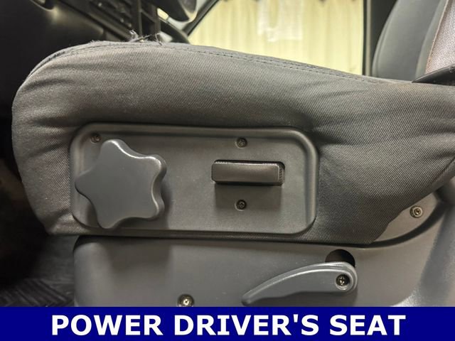 Used 2002 Chevrolet Avalanche 4x4 w/ Off-Road Suspension Pkg image 19