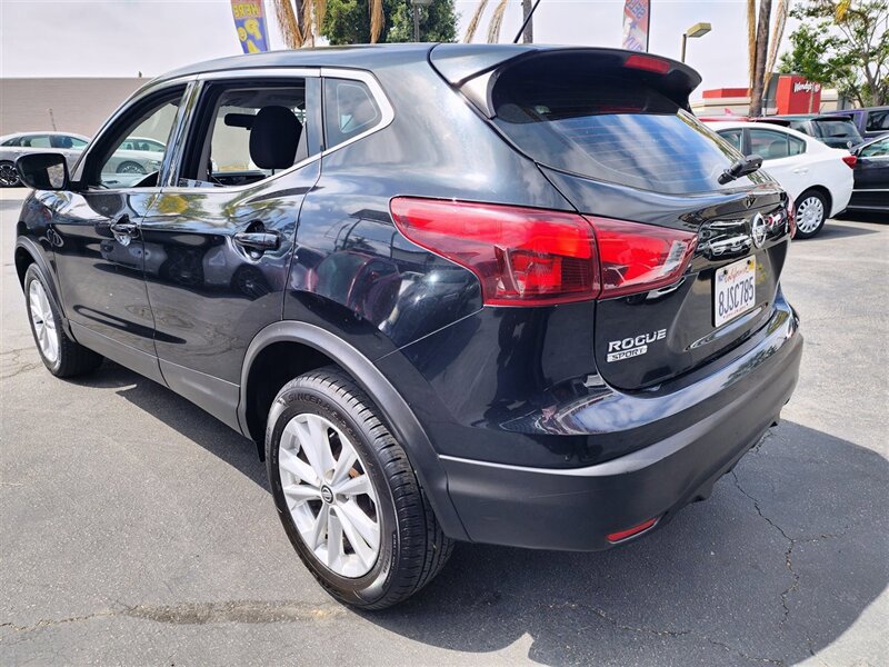 Used 2019 Nissan Rogue Sport S w/ Appearance Package image 9