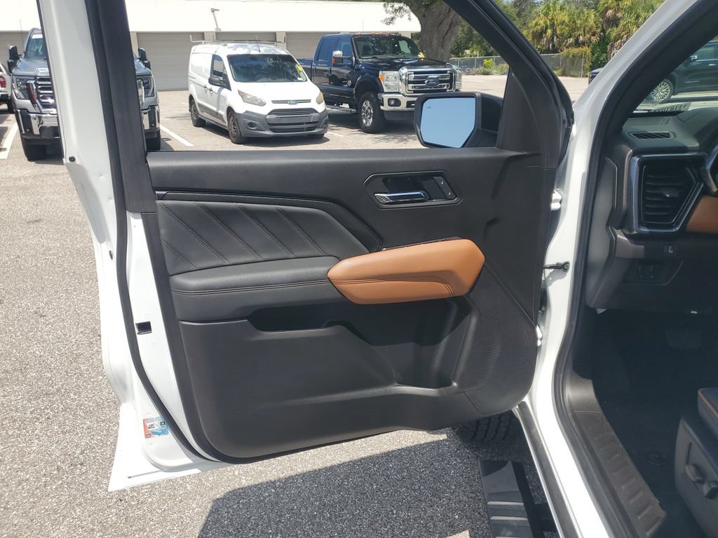Certified 2025 GMC Canyon AT4 AWD/4WD image 23