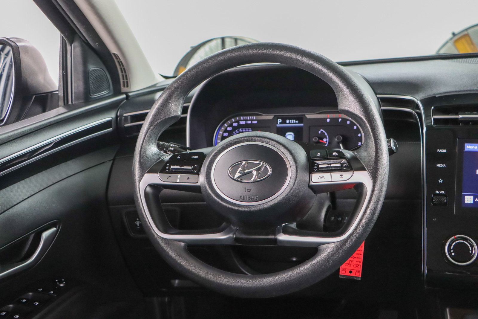 Used 2023 Hyundai Tucson SE FWD image 12