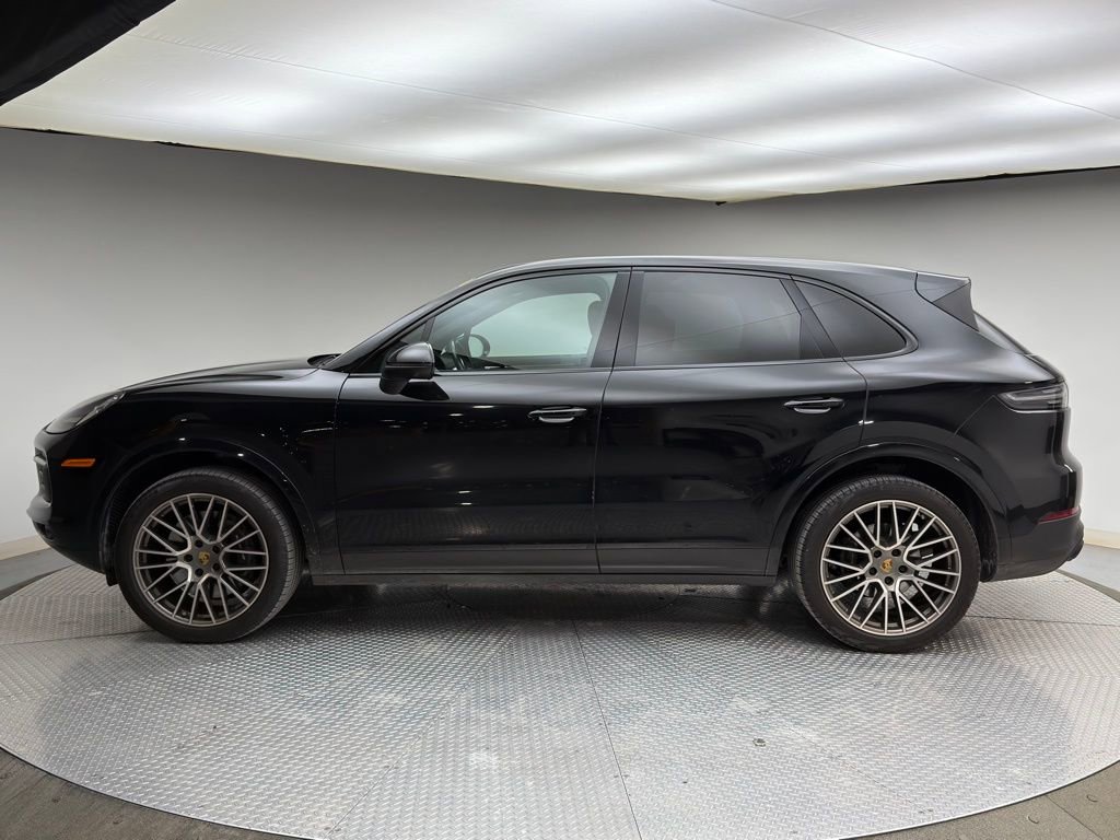 Used 2023 Porsche Cayenne image 2