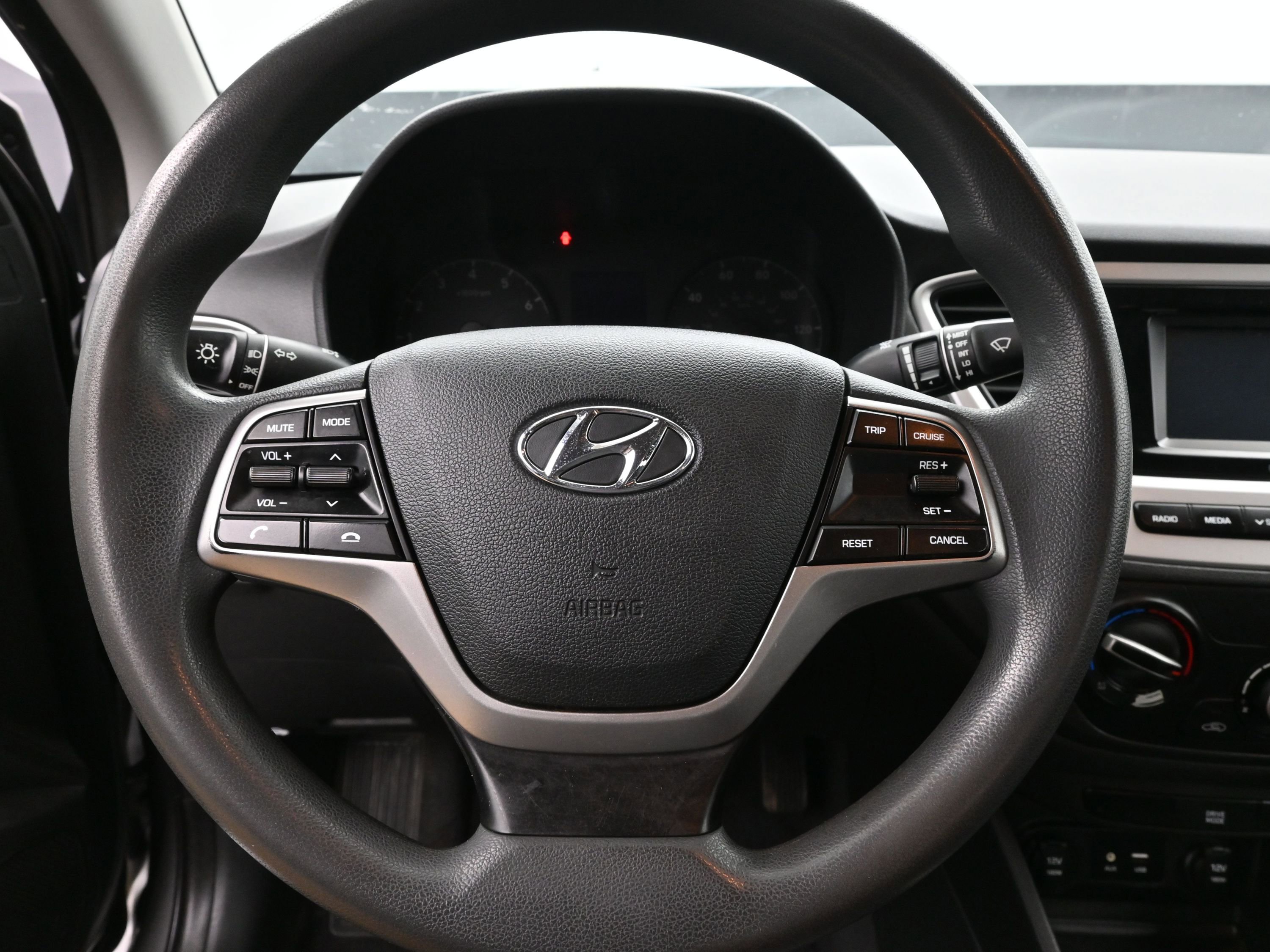 Certified 2022 Hyundai Accent SE image 13