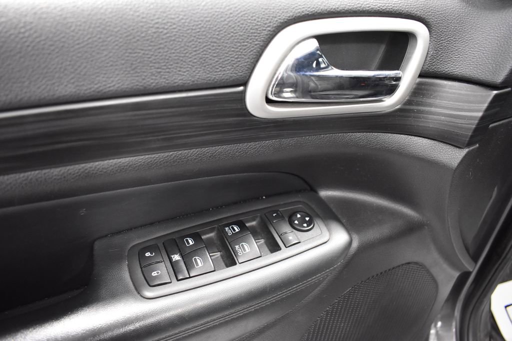 Used 2021 Jeep Grand Cherokee Laredo AWD/4WD image 15