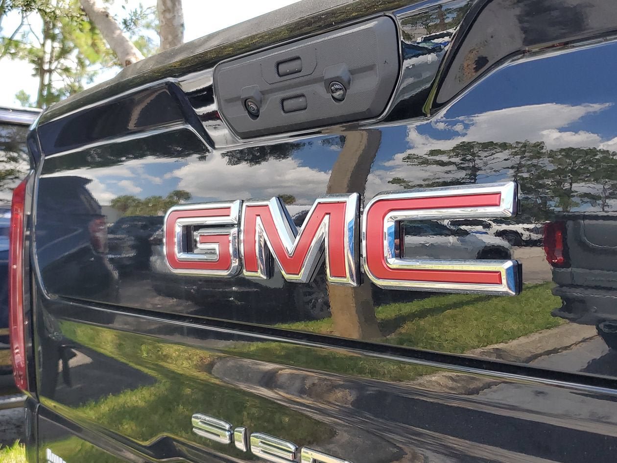 New 2026 GMC Sierra 1500 SLT w/ SLT Premium Package RWD image 7