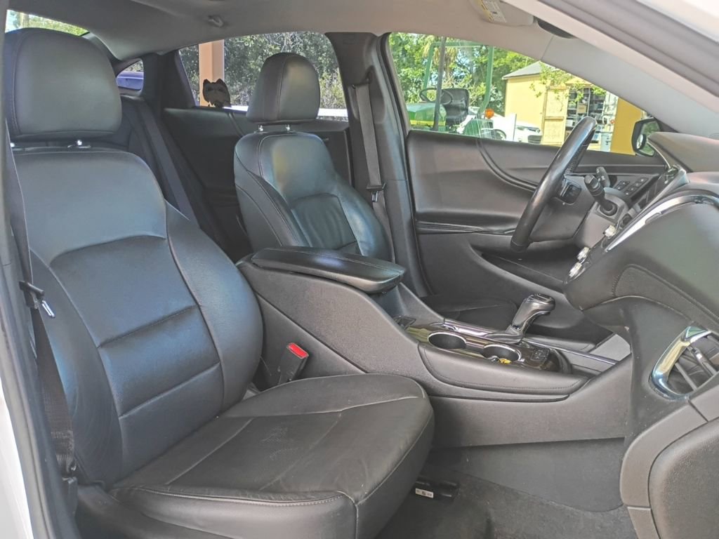 Used 2019 Chevrolet Malibu Premier w/ Sun and Wheel Package image 3
