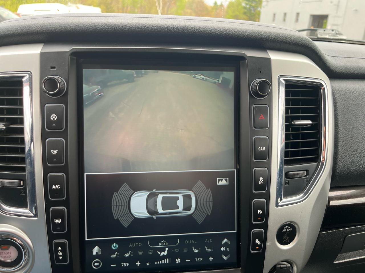 Used 2017 Nissan Titan SV AWD/4WD image 25