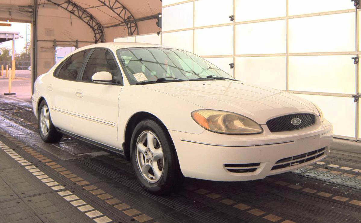 Used 2004 Ford Taurus SES FWD image 3