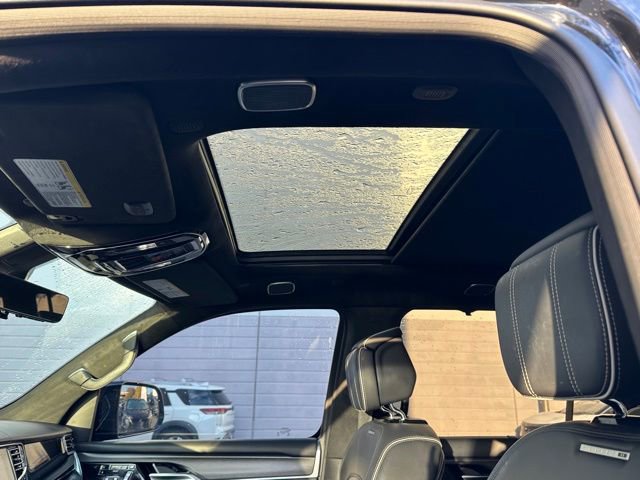 Used 2023 Jeep Grand Wagoneer Series II image 13