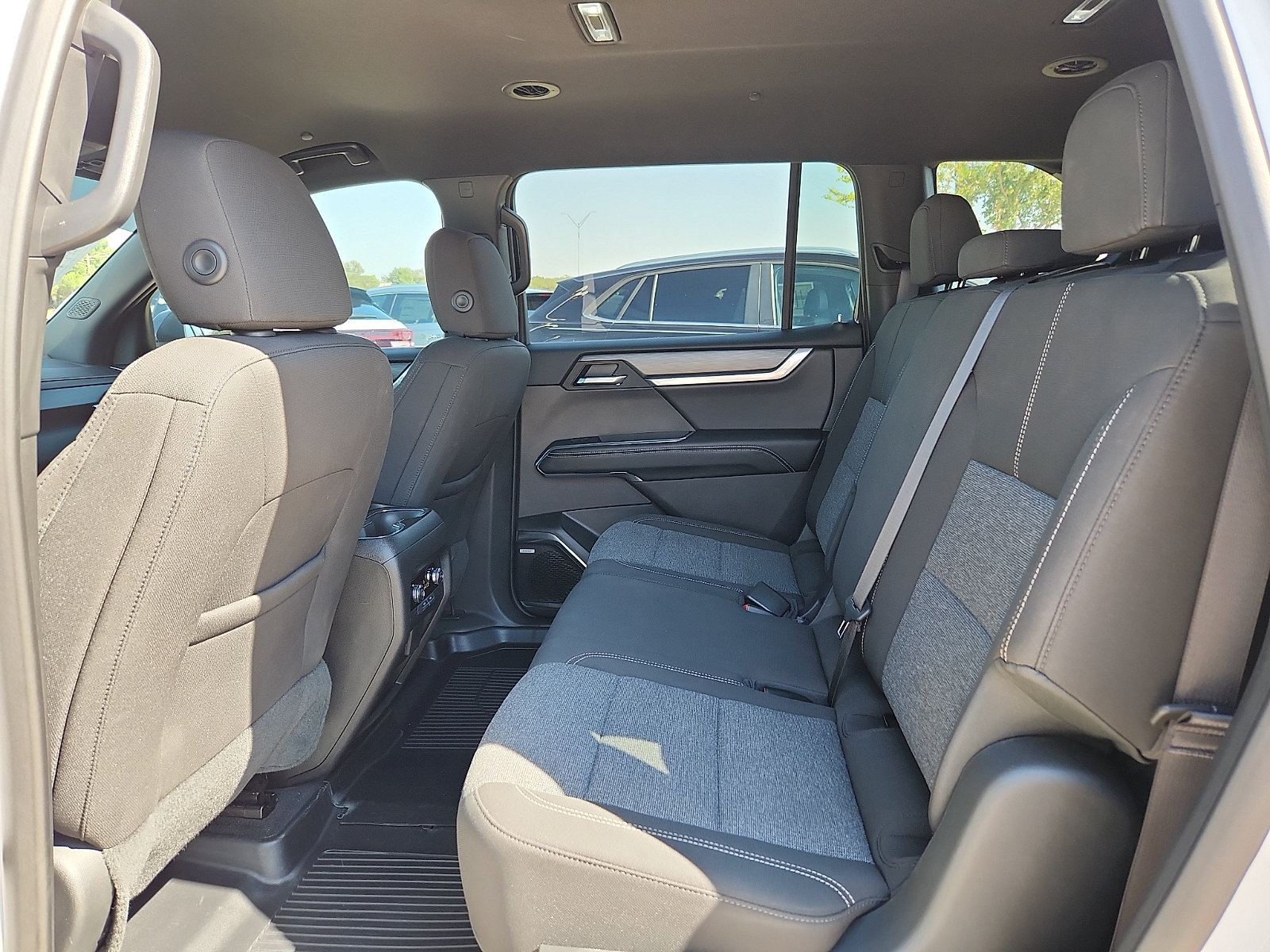 Used 2025 GMC Acadia Elevation w/ LPO, Floor Liner Package FWD image 11
