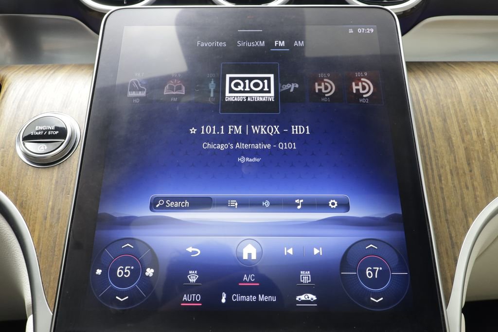 Used 2024 Mercedes-Benz GLC 300 4MATIC image 9