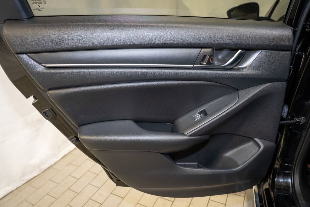 Used 2020 Honda Accord EX image 9